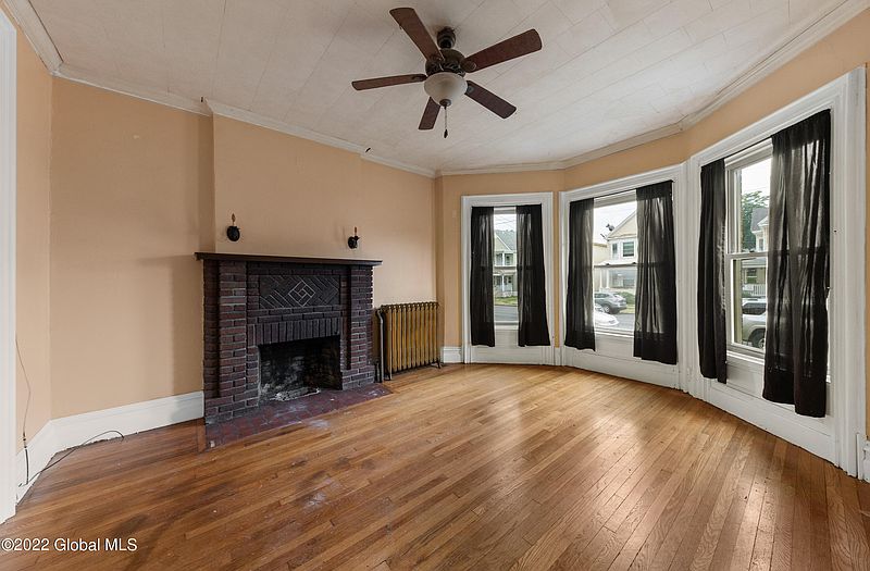 4th image of 271 Western Avenue Avenue