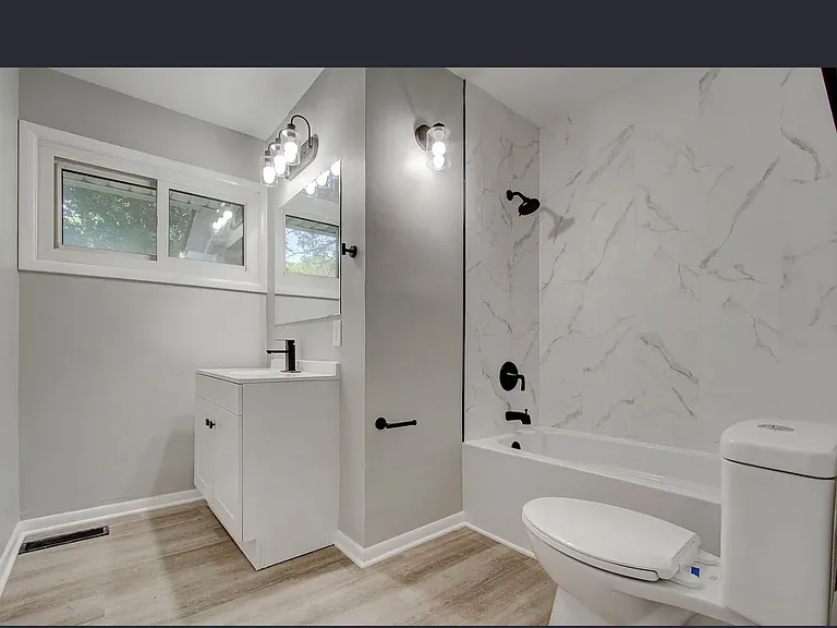 Share full bathroom