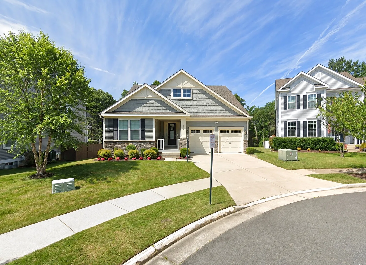 5 bed, 4.5 bath, 4086 sqft, $4,000 — Photo 1