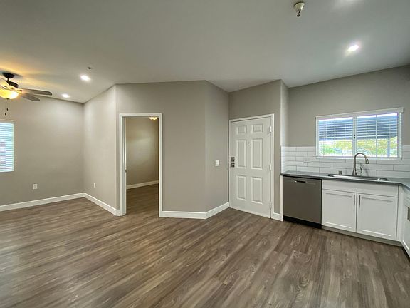 5th image of 195 Johnston Ln #201