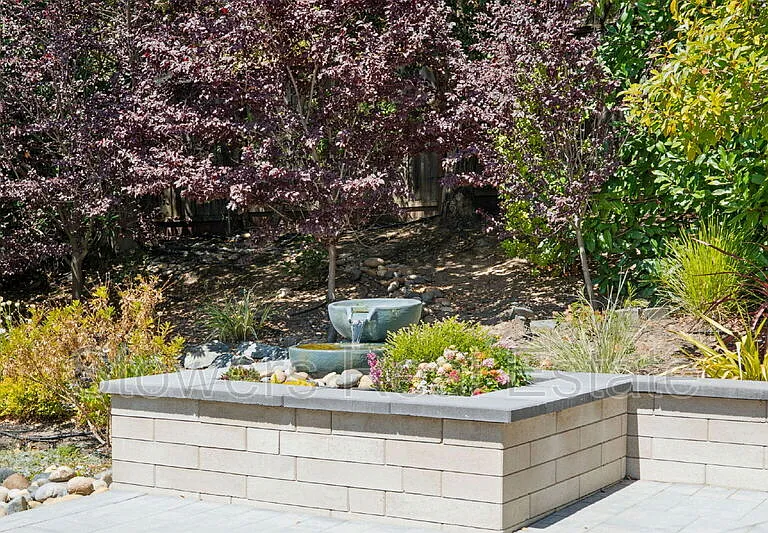 1099 Larch Ave — Photo 39
