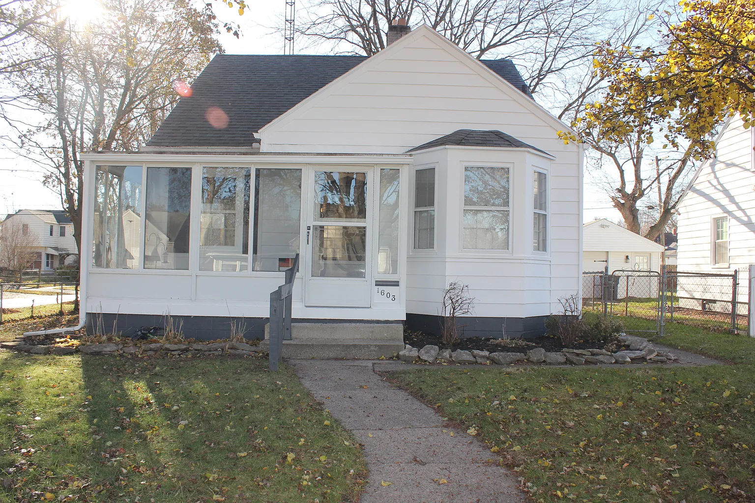 1603 Crestwood Rd photo 1
