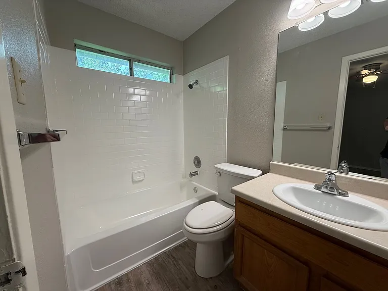 510 Willowbend Cv — Photo 18