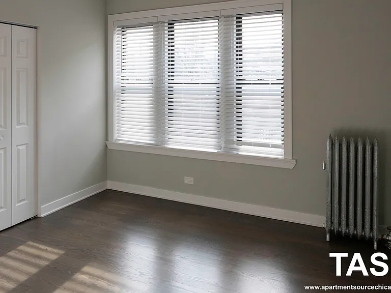 3833 N Keeler Ave — Photo 5