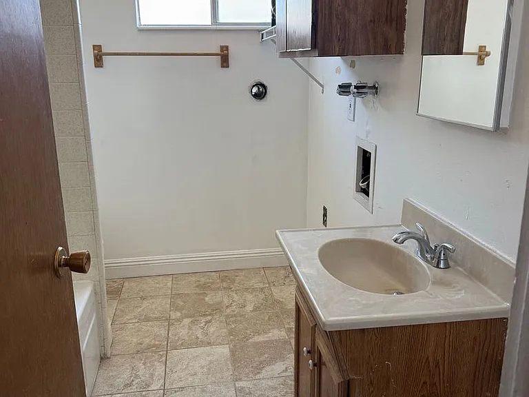 1585 S 800 E — Photo 10