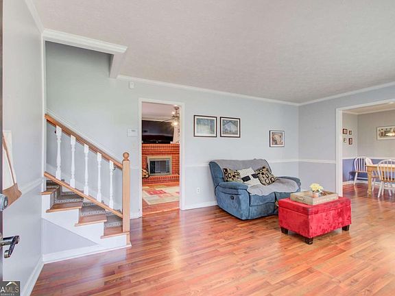 4th image of 2963 Timberline Rd