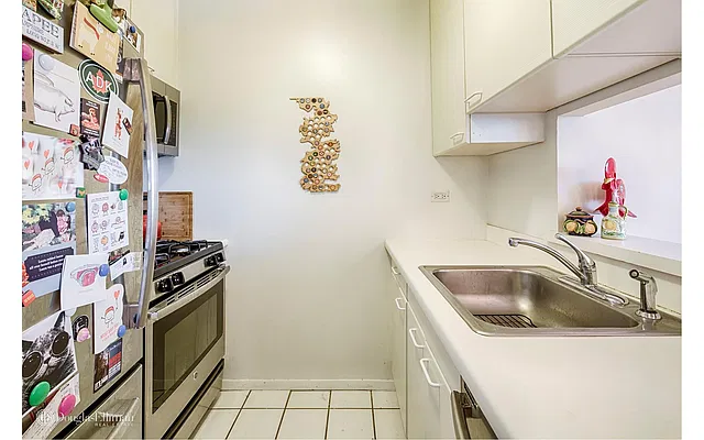 Rented by Douglas Elliman | media 4