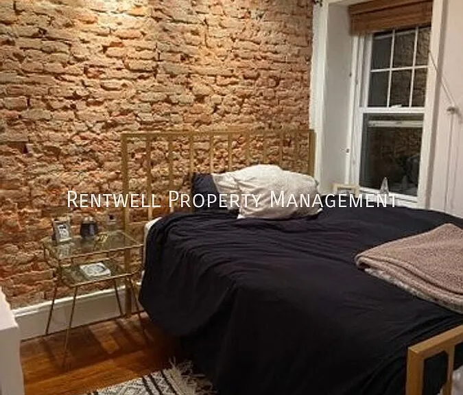 208 East St — Photo 15