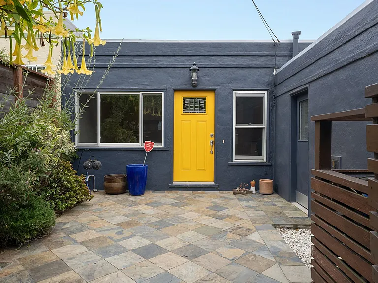 421 Nevada St — Photo 2
