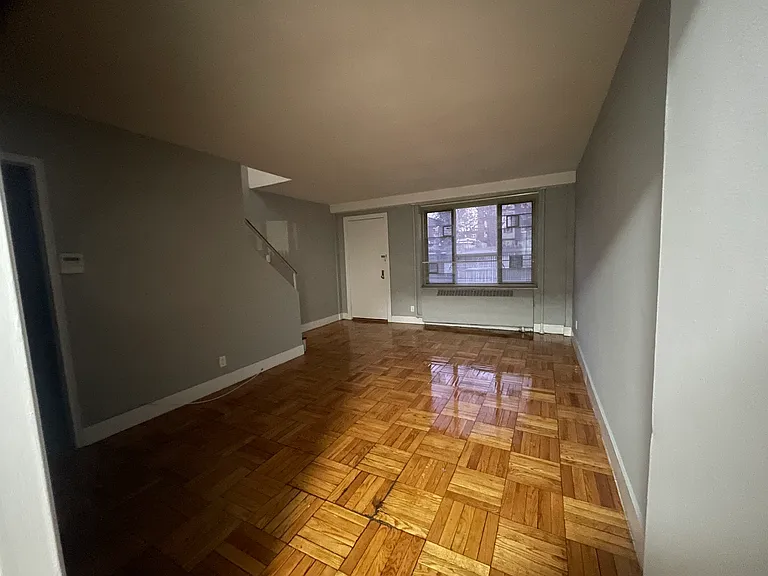 67-06 186th Ln #E — Photo 11