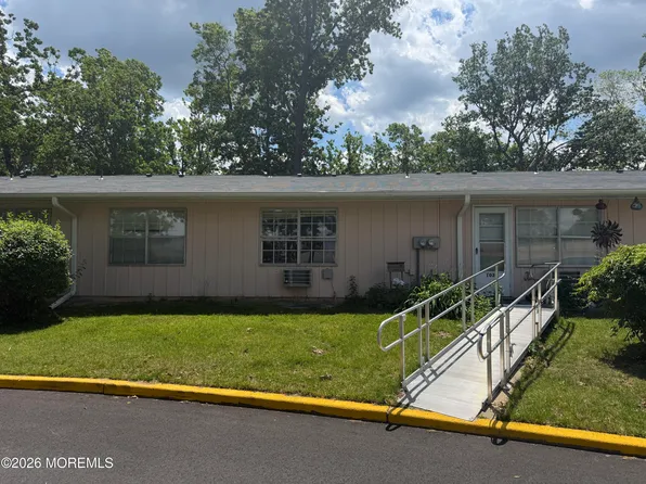 103C Edinburgh Lane, Lakewood, NJ 08701