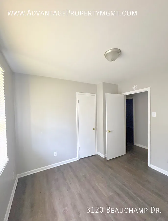 Newly Renovated Home in Oakhaven — Photo 2