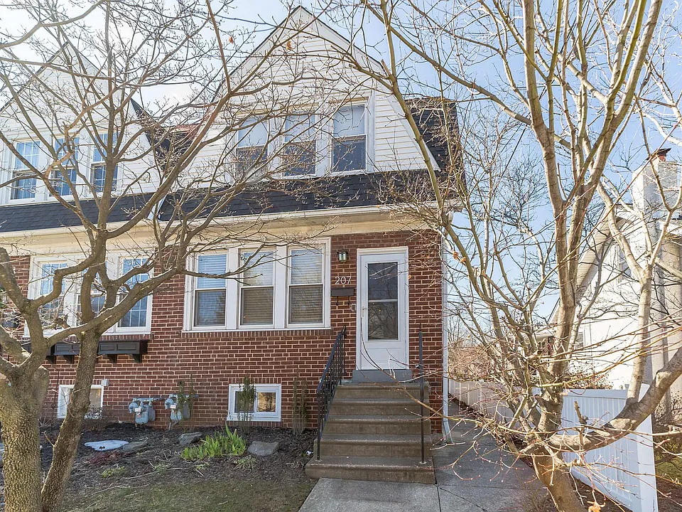 207 W 11th Ave