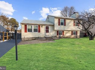 709 Quail Dr, Glen Burnie, MD 21061