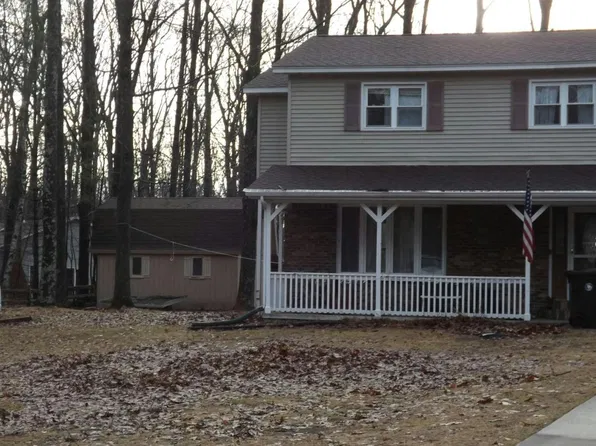 9156 Stagecoach Q.5 Ave, Gladstone, MI 49837