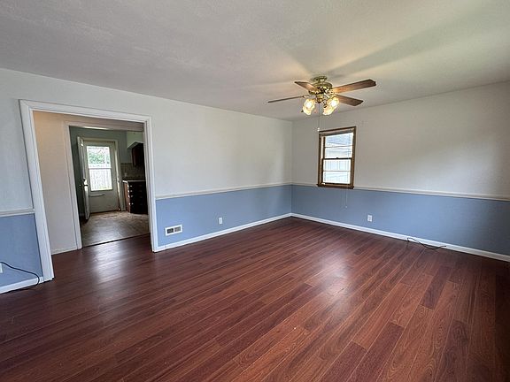 4th image of 932 Willow St