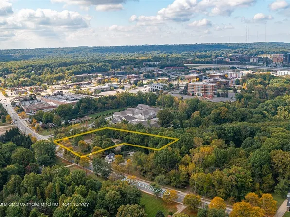 6030 Brecksville Rd, Independence, OH 44131