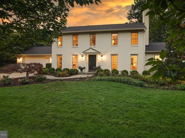 2504 W Meredith Dr, Vienna, VA 22181