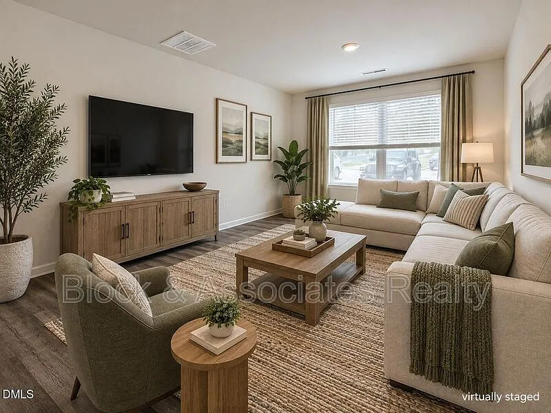 3 bed, 2.5 bath, $1,900 — Photo 2