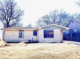 1954 E Booth St, Paris, TX 75460