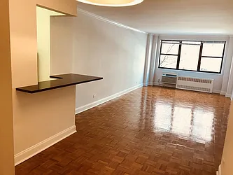 Rented by Metropolis Real Estate of Manhattan
