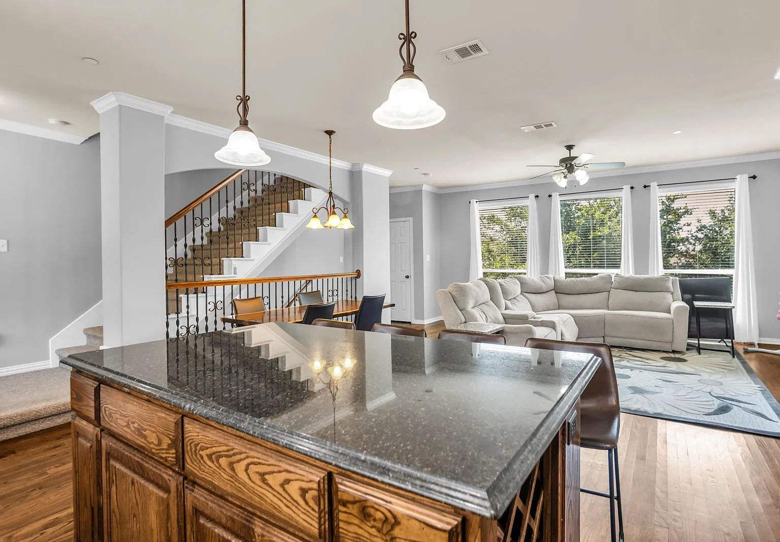 3 bed, 3.5 bath, 1750 sqft, $2,450 — Photo 3