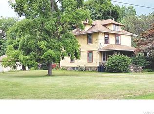 1765 Yates Carlton Townline Rd, Lyndonville, NY 14098