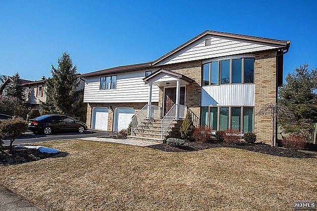 1st image of 42-21 De Bruin Dr
