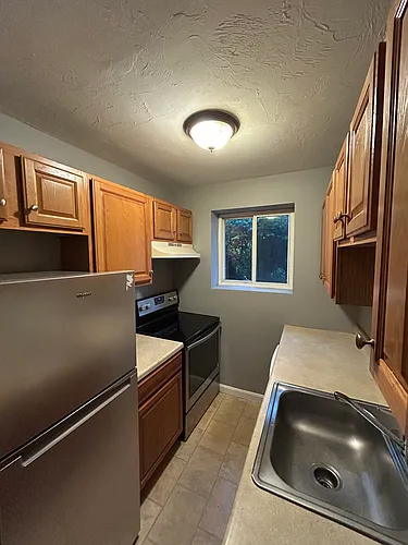 400 Silver St Photo 1