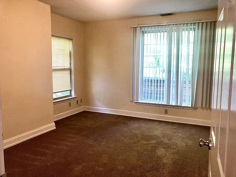 2034 Iuka Ave — Photo 12