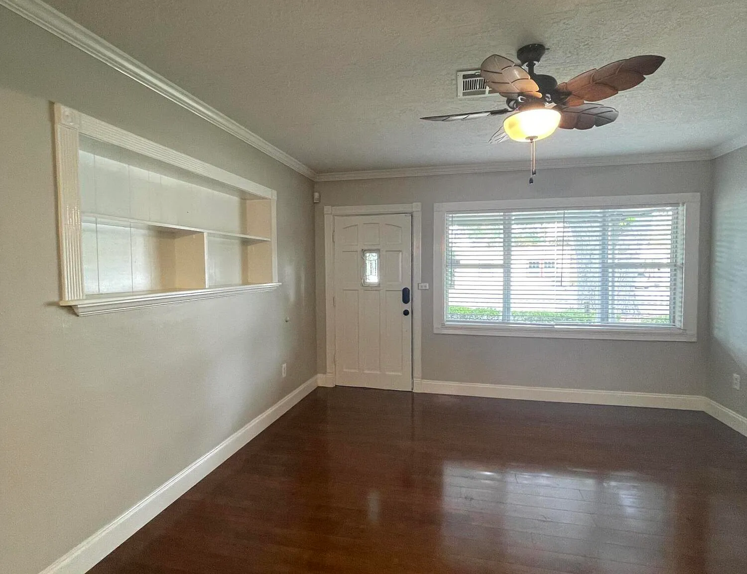 3 bed, 1.0 bath, 2168 sqft, $1,700 — Photo 4
