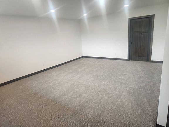 4th image of 5202 Davies Dr