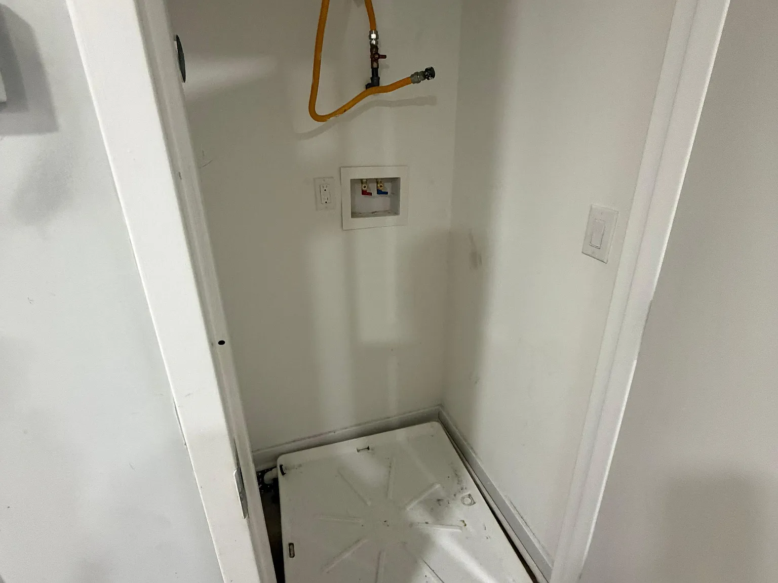Studio, $1,590 — Photo 4