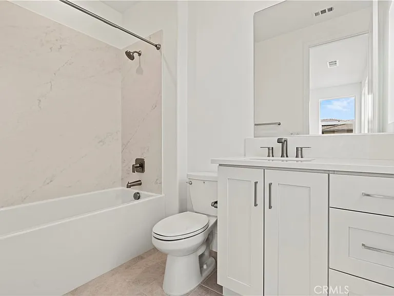 402 Shrike — Photo 36