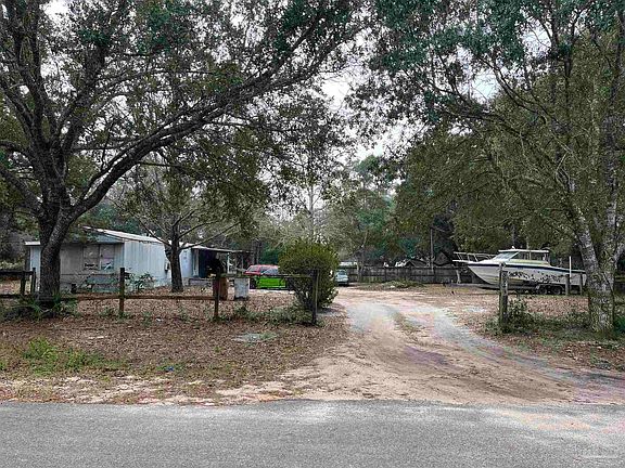 3rd image of 5943 Capitol Dr