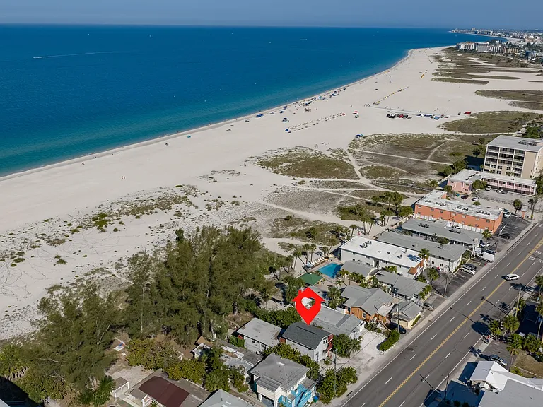 10220 Gulf Blvd #1 — Photo 31