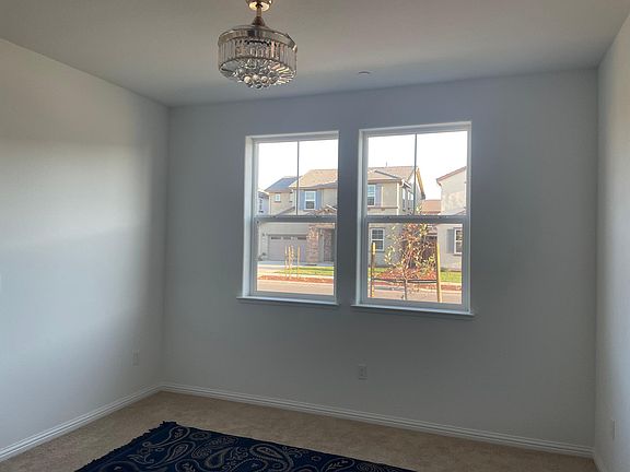 4th image of 2877 Macabee Dr