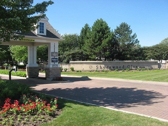 Gated Entrance to Shorewood Glen Del Webb Community