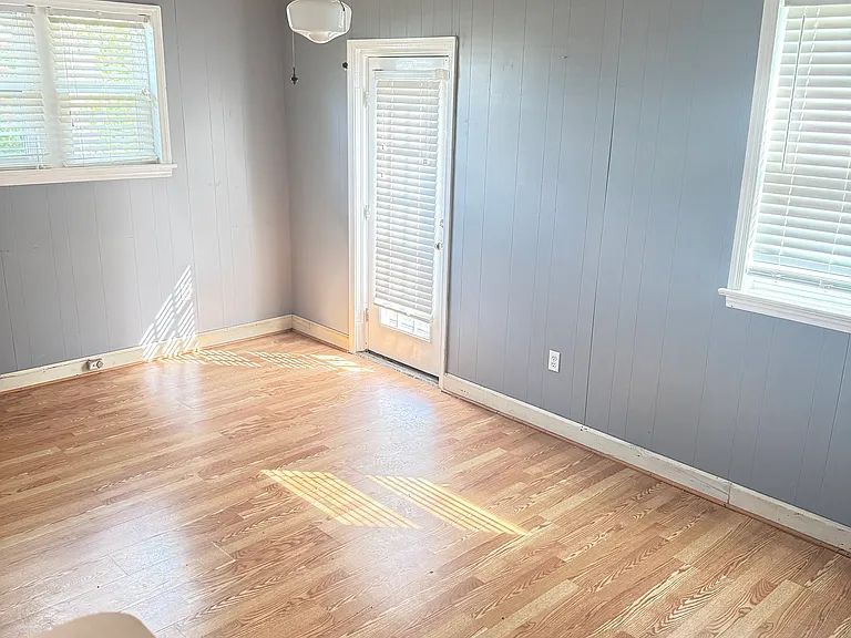 1807 Warren Ct — Photo 4