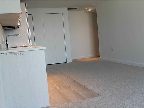 3rd image of 45 SW 9th St APT 2809