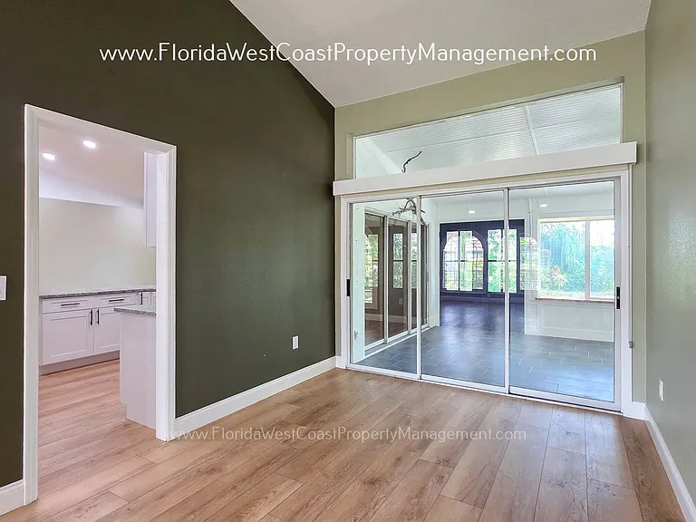 4667 Hamlets Grove Dr — Photo 18