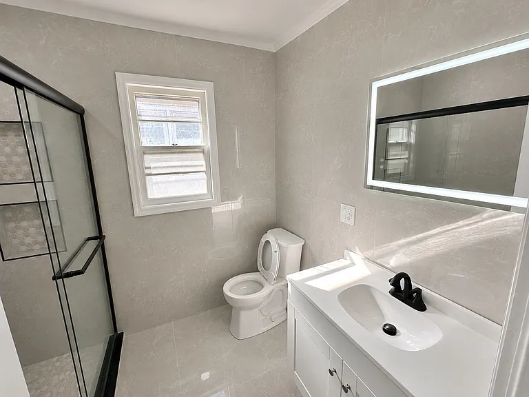 95 W 28th St #2 — Photo 4