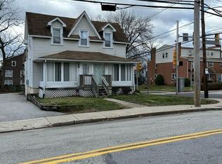 38 W Spring Ave, Ardmore, PA 19003