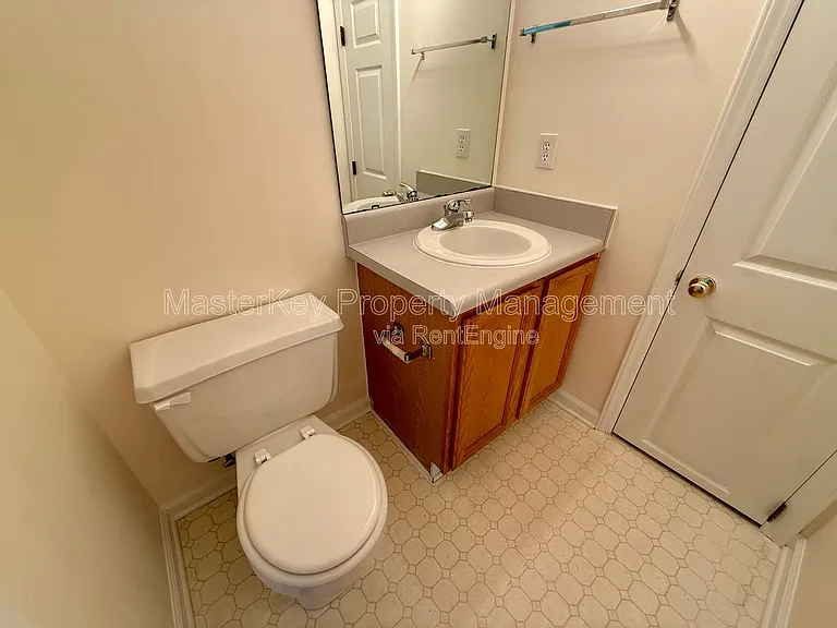 327 Saint Thomas Dr — Photo 10