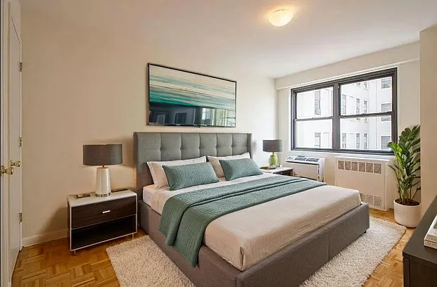 350 W 51st St #5B — Photo 4