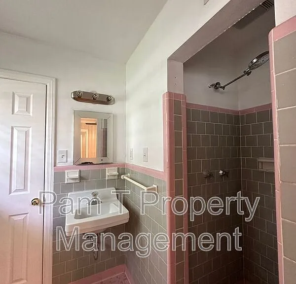 201 Kensington Dr — Photo 15