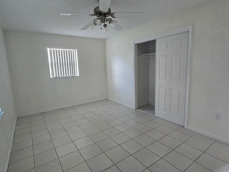706 N Maryland Ave — Photo 5
