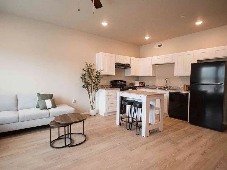 1515 S Macarthur Blvd — Photo 14