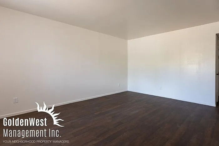 2209 W Belmont Ave #5 — Photo 4