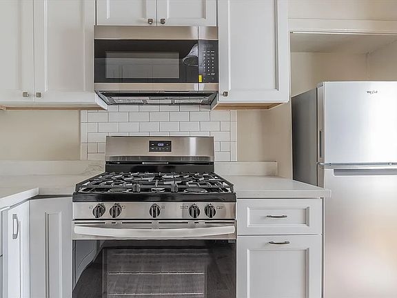 4th image of 2817 Bryant St #2